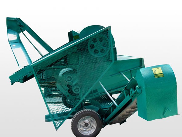 2007年花生摘果機(jī) 2007年花生摘果機(jī)